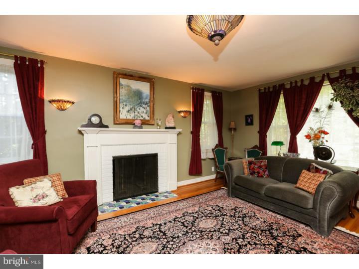1127 Coventry Road Cheltenham, PA 19012 - Photo 5 of 25 Living Room