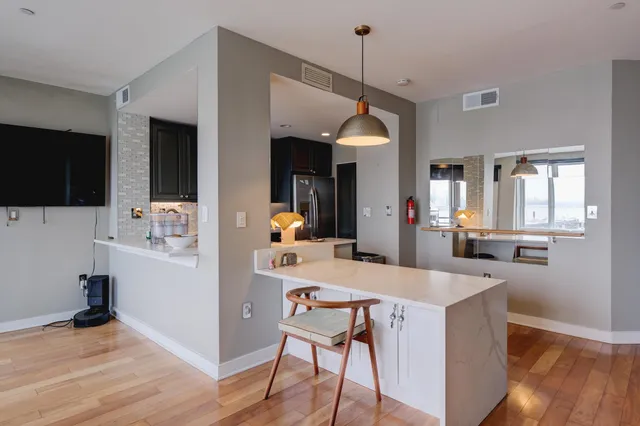 $3,500 | 600 Harbor Boulevard, Unit 867, Weehawken, NJ 07086