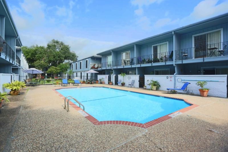 1901 South Voss Road, Unit 18 Houston, TX 77057 - Photo 2 of 5 Gallery Image 2
