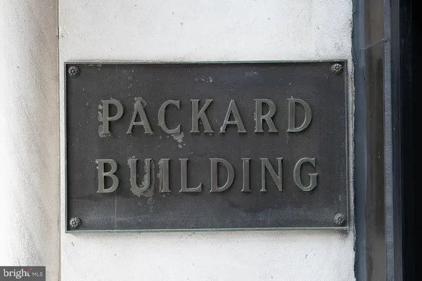 $1,800 | 111 South 15th Street, Unit 2001, Philadelphia, PA 19102