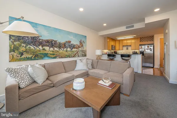 $1,800 | 111 South 15th Street, Unit 2001, Philadelphia, PA 19102