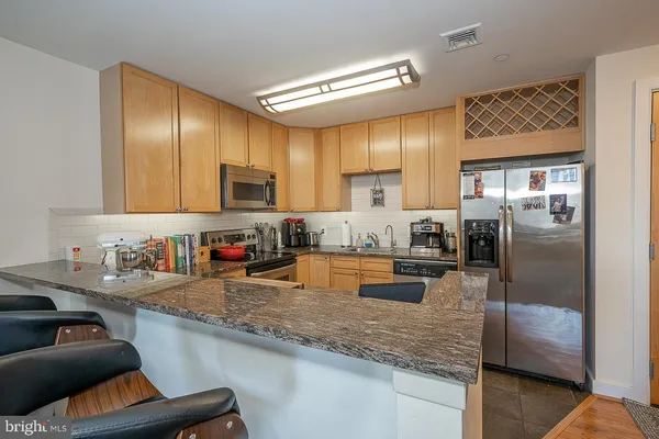 $1,800 | 111 South 15th Street, Unit 2001, Philadelphia, PA 19102