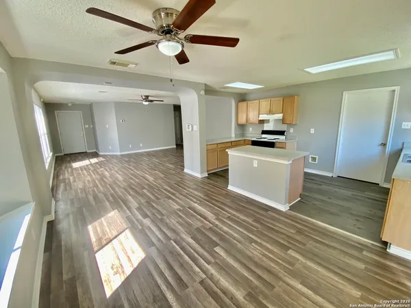 $1,700 | 8127 Ocean Meadow Drive, Converse, TX 78109