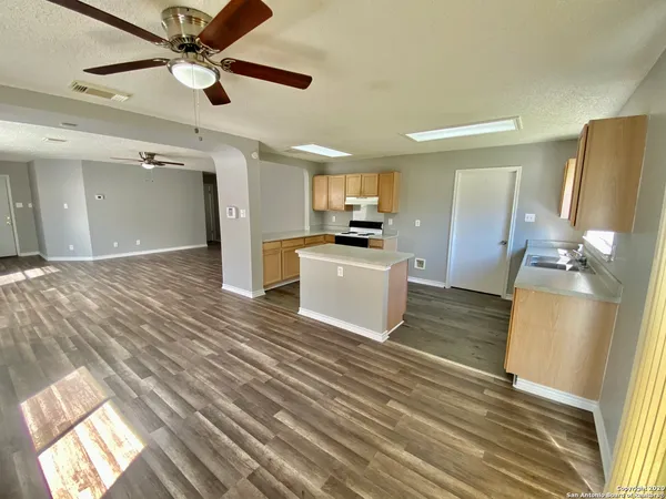 $1,700 | 8127 Ocean Meadow Drive, Converse, TX 78109