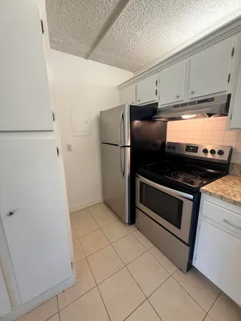 $1,800 | 703 Sunny Pine Way, Unit C1, Greenacres, FL 33415