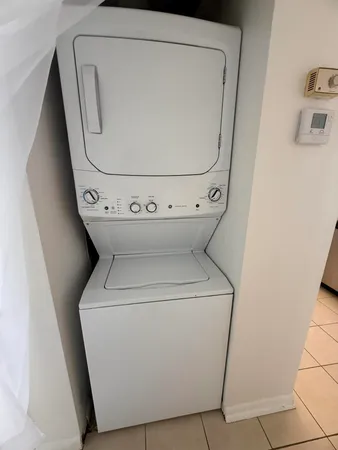 $1,800 | 703 Sunny Pine Way, Unit C1, Greenacres, FL 33415