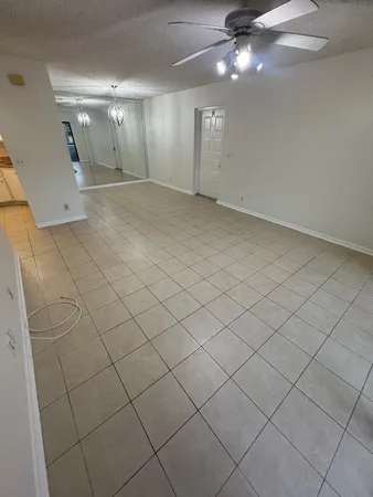 $1,800 | 703 Sunny Pine Way, Unit C1, Greenacres, FL 33415