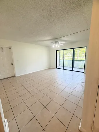 $1,800 | 703 Sunny Pine Way, Unit C1, Greenacres, FL 33415