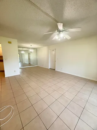 $1,800 | 703 Sunny Pine Way, Unit C1, Greenacres, FL 33415