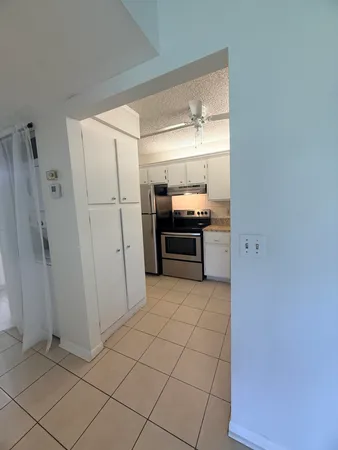 $1,800 | 703 Sunny Pine Way, Unit C1, Greenacres, FL 33415