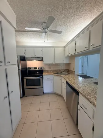$1,800 | 703 Sunny Pine Way, Unit C1, Greenacres, FL 33415