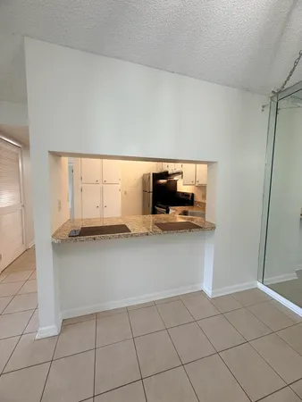 $1,800 | 703 Sunny Pine Way, Unit C1, Greenacres, FL 33415