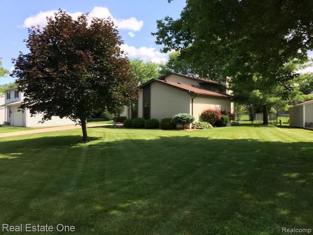 3711 Loon Lake Road Wixom, MI 48393 - Photo 40 of 40 NICE LOT BEAUTIFULLY MAINTAINED
