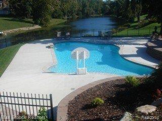 980 Sandhurst Road Bloomfield Hills, MI 48302 - Photo 4 of 18 Pool and backyard