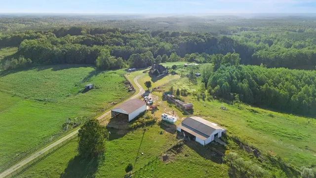 $799,999 | 9855 Buttermilk Ridge Road, Lawrenceburg, TN 38464