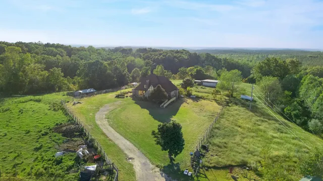 $799,999 | 9855 Buttermilk Ridge Road, Lawrenceburg, TN 38464