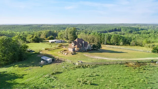 $799,999 | 9855 Buttermilk Ridge Road, Lawrenceburg, TN 38464