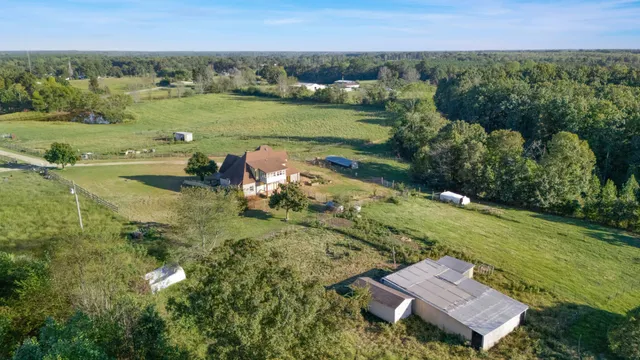 $799,999 | 9855 Buttermilk Ridge Road, Lawrenceburg, TN 38464