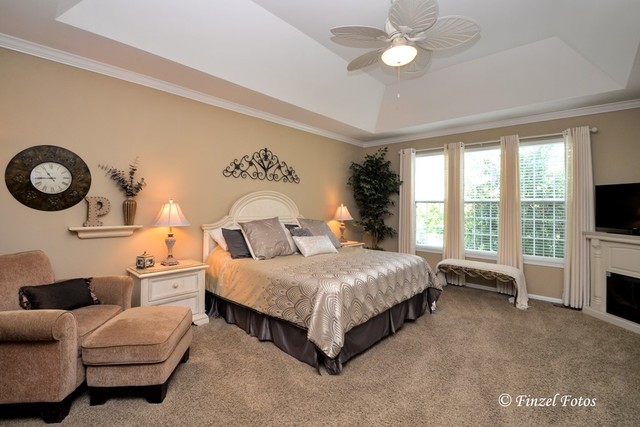 1008 Riviera Drive Elgin, IL 60124 - Photo 10 of 21