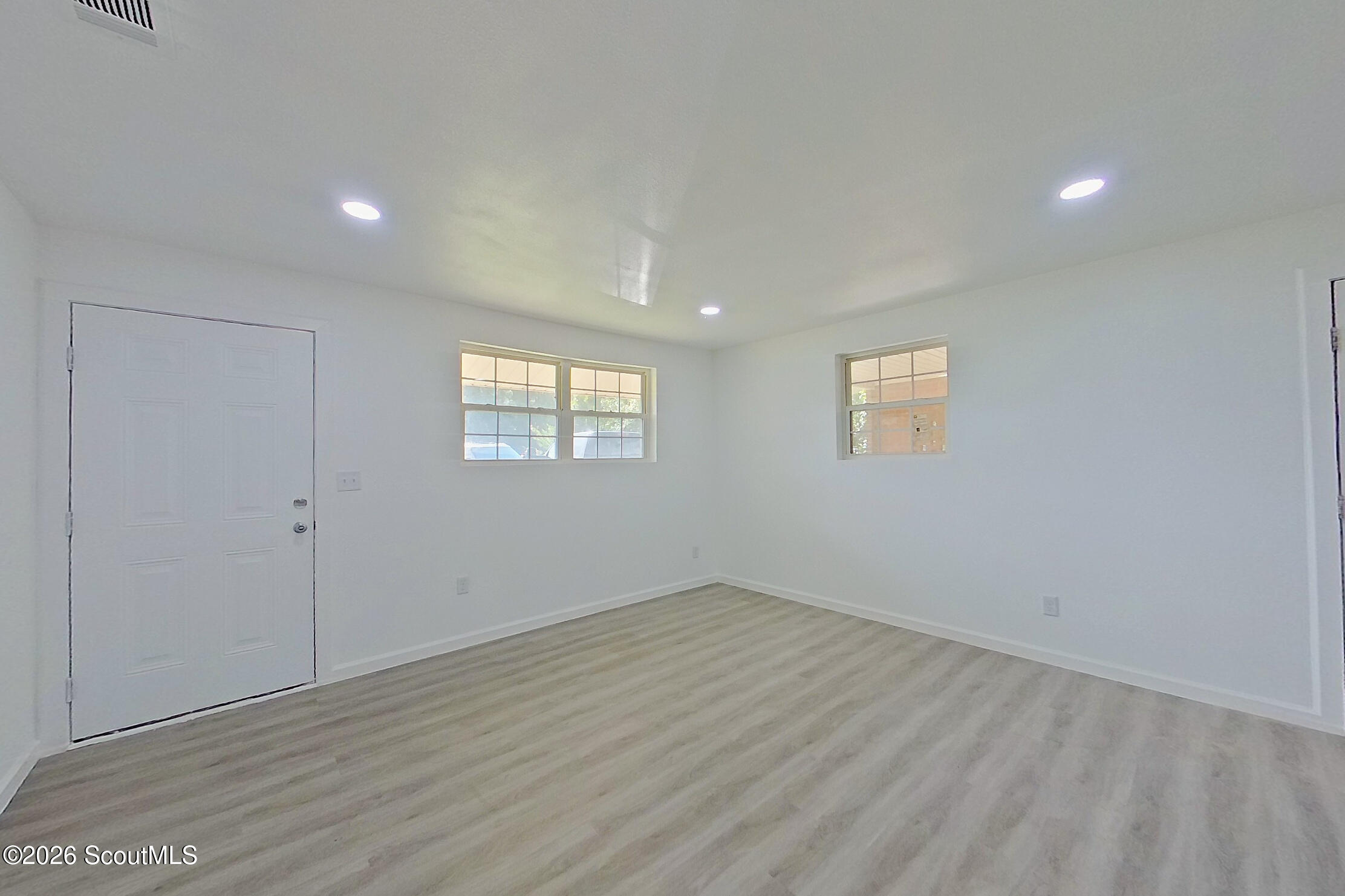 1601 Gibbs Street Waycross, GA 31503 - Photo 6 of 26 005-img_001