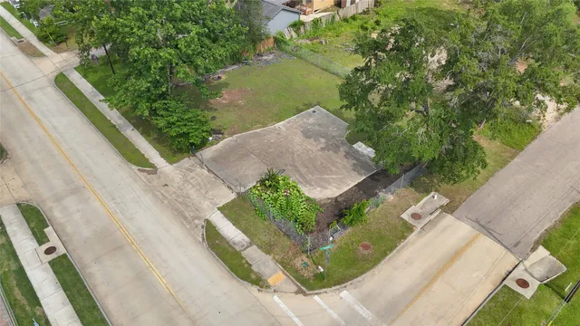 $1,000 | 1620 Odd Fellow Street, Conroe, TX 77301