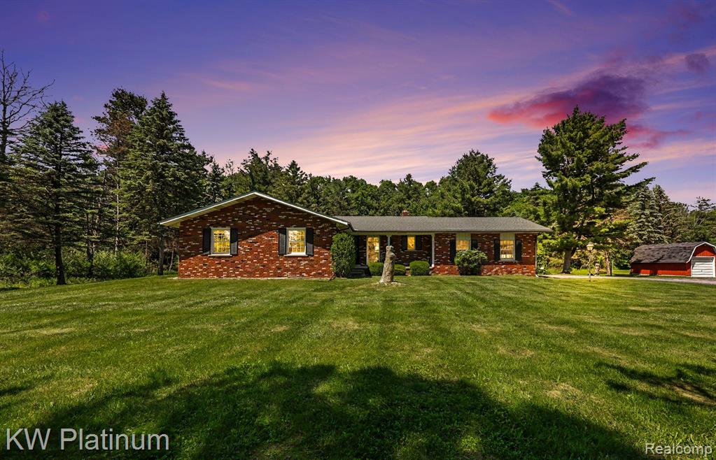 9474 Bartel Road Columbus, MI 48063 - Photo 1 of 31