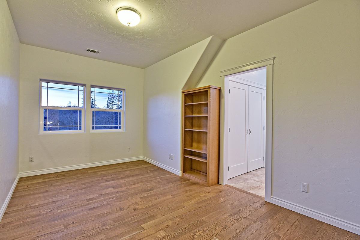 1208 South Obenchain Road Eagle Point, OR 97524 - Photo 29 of 35 Additional Photo