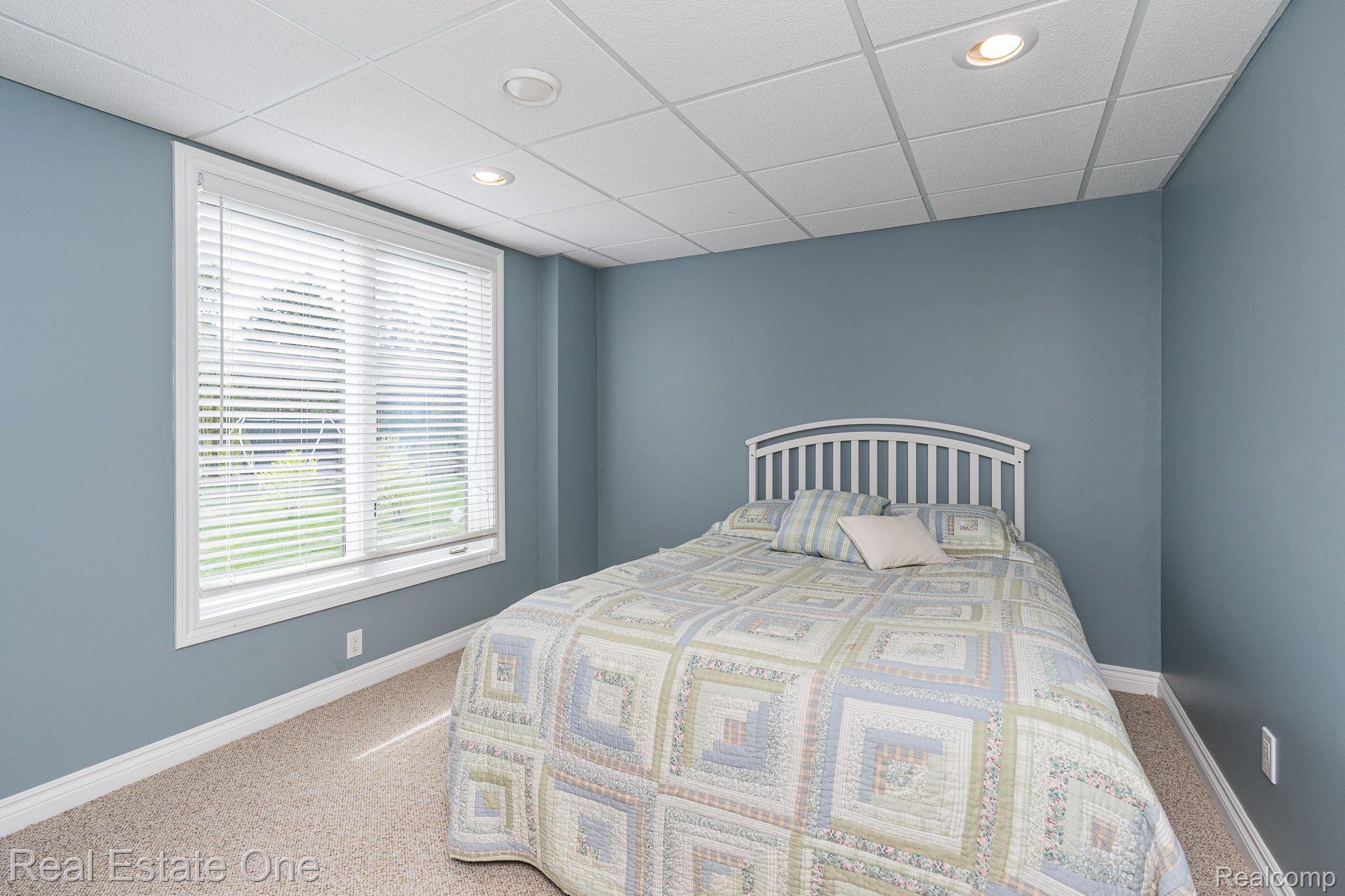 607 Springview Drive Rochester, MI 48307 - Photo 29 of 34 Gallery Image 29
