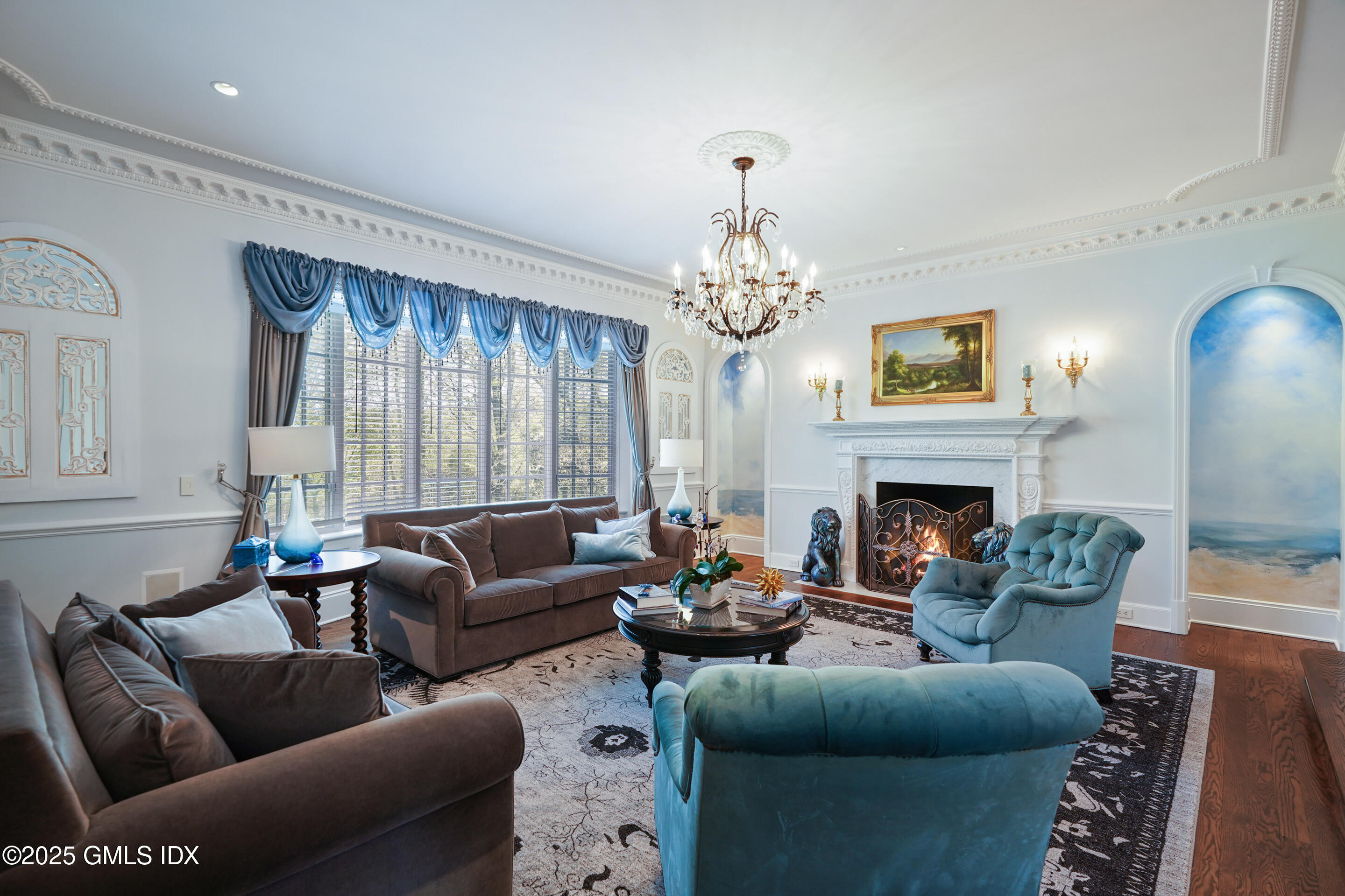 8 Chieftans Road Greenwich, CT 06831 - Photo 15 of 57 FIRESPLACE