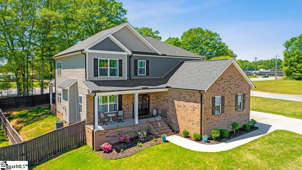 2 Peaceful Court Fountain Inn, SC 29644 - Photo 3 of 31 Gallery Image 3