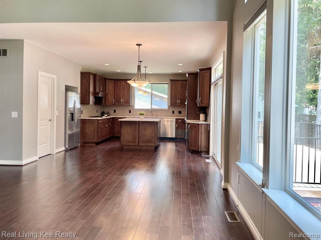 557 Curzon Road Rochester Hills, MI 48307 - Photo 12 of 66