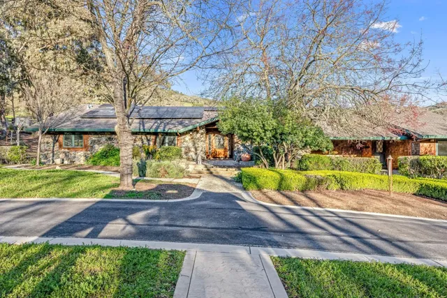 $2,980,000 | 6915 Redwood Retreat Road, Gilroy, CA 95020
