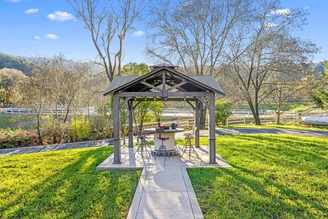 $2,980,000 | 6915 Redwood Retreat Road, Gilroy, CA 95020