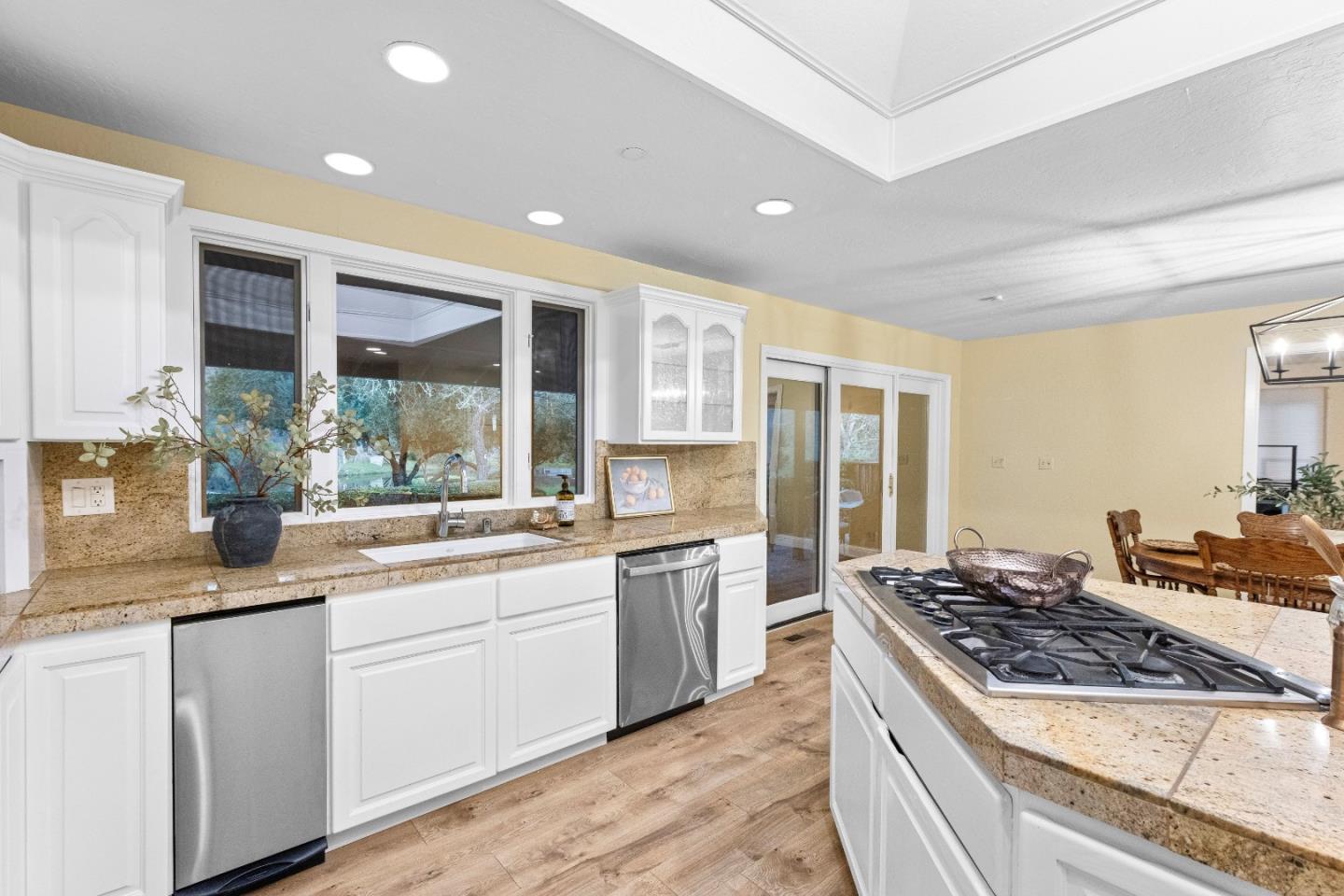 6915 Redwood Retreat Road Gilroy, CA 95020 - Photo 10 of 141