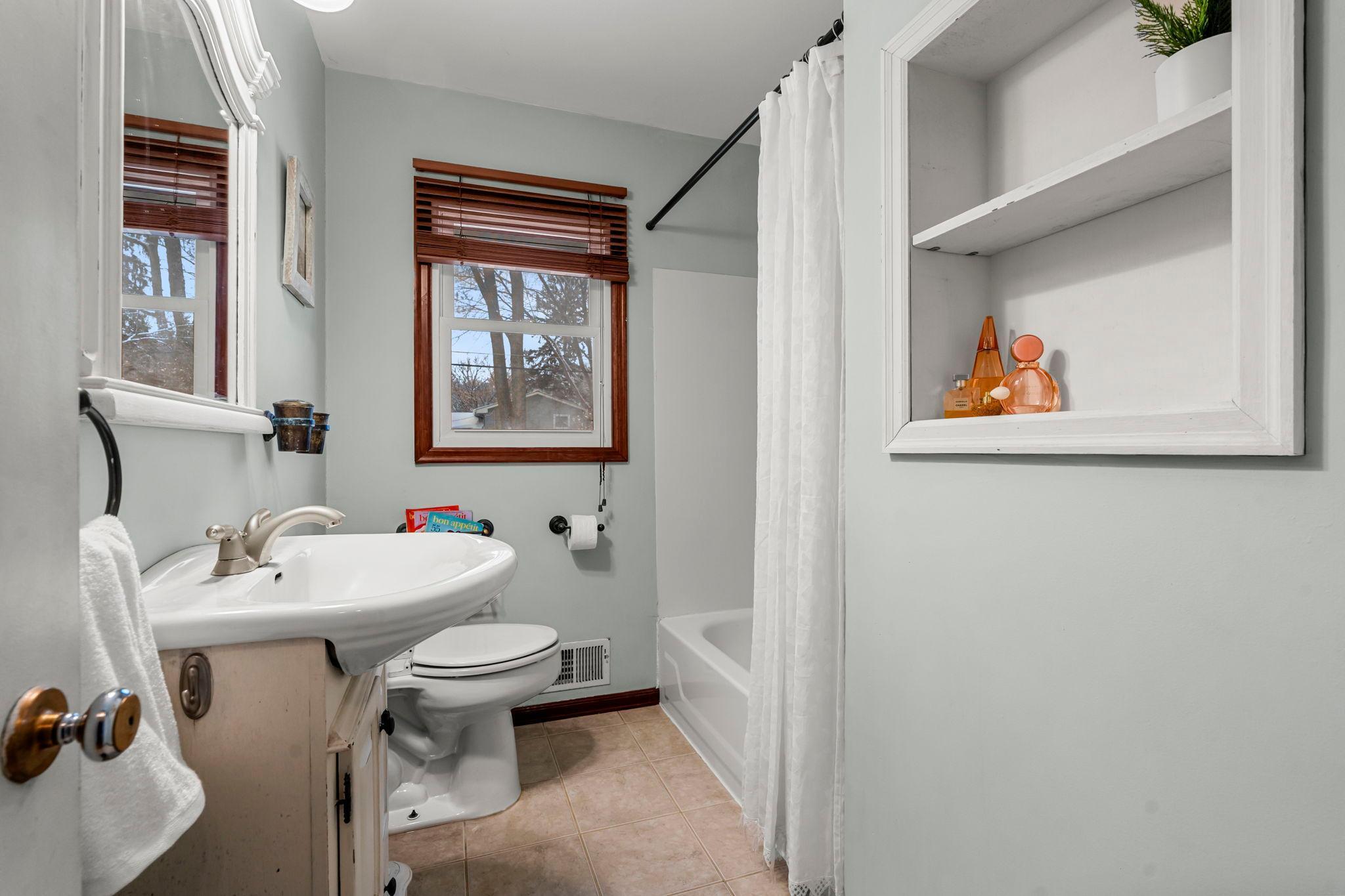 5573 Fairview Avenue Shoreview, MN 55126 - Photo 27 of 53