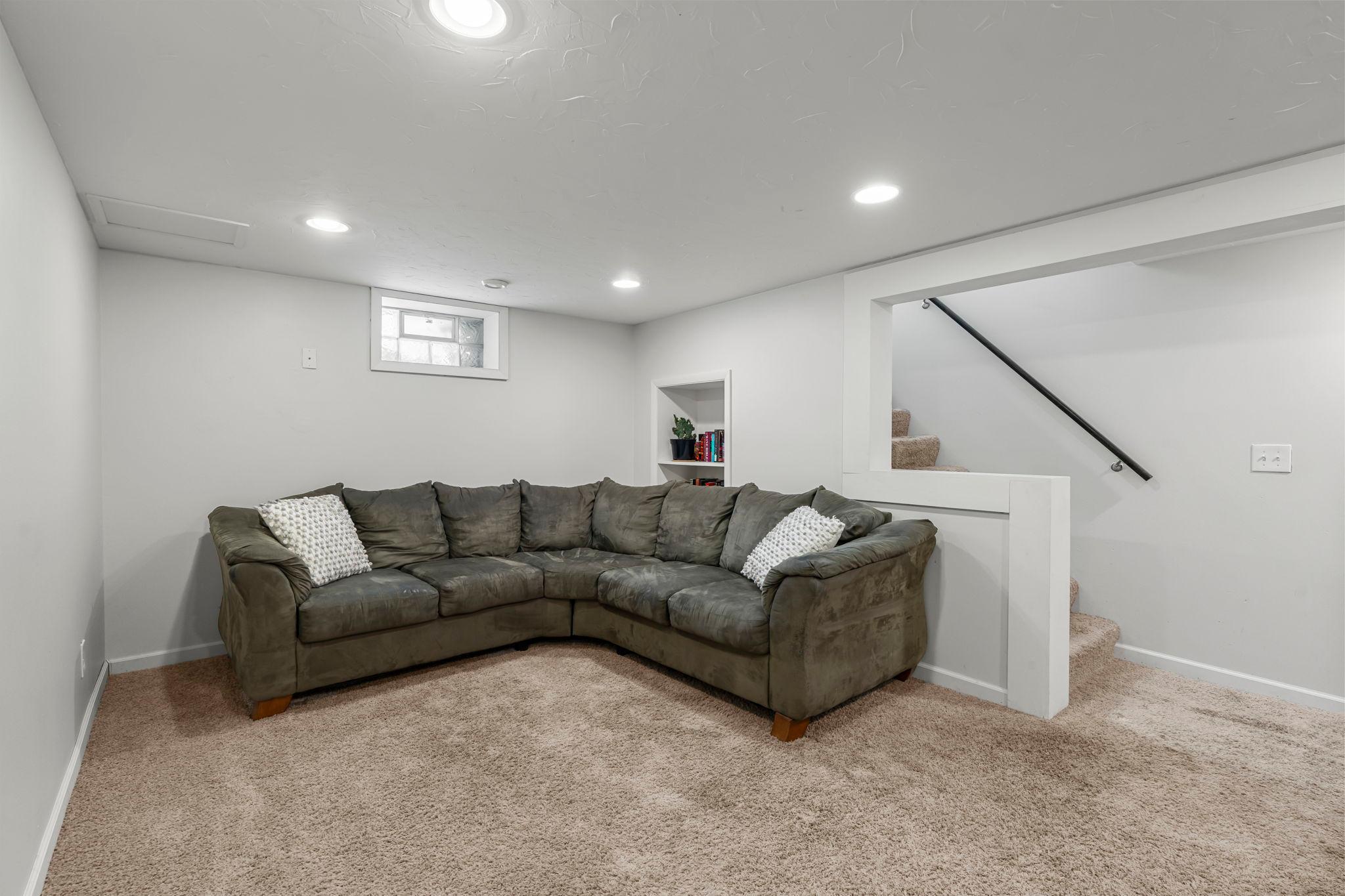 5573 Fairview Avenue Shoreview, MN 55126 - Photo 7 of 53