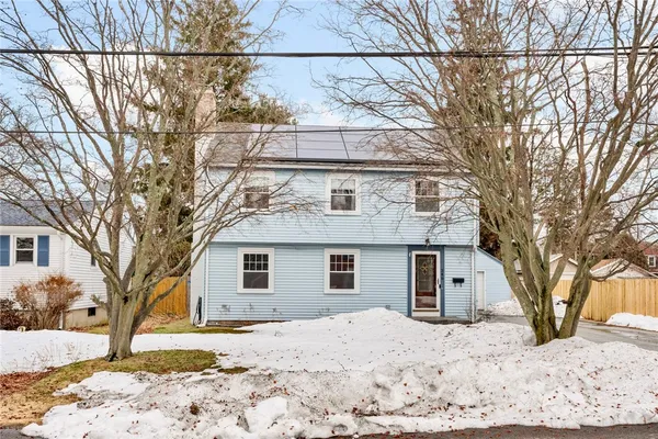 $500,000 | 346 Chestnut Street, Warwick, RI 02888