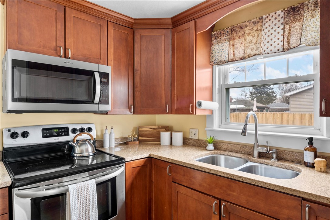 346 Chestnut Street Warwick, RI 02888 - Photo 15 of 39