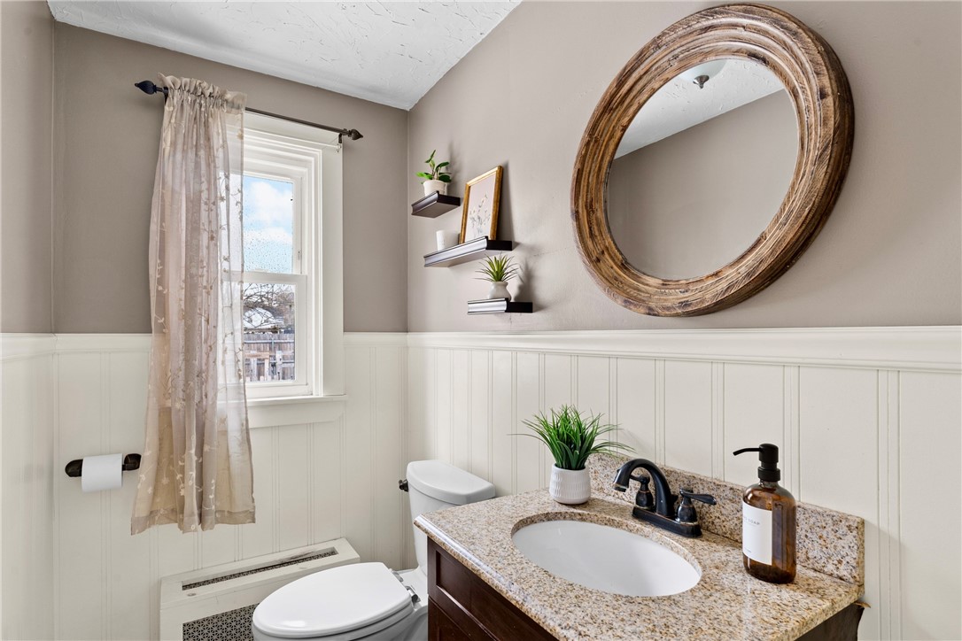 346 Chestnut Street Warwick, RI 02888 - Photo 17 of 39 1st-floor half bath