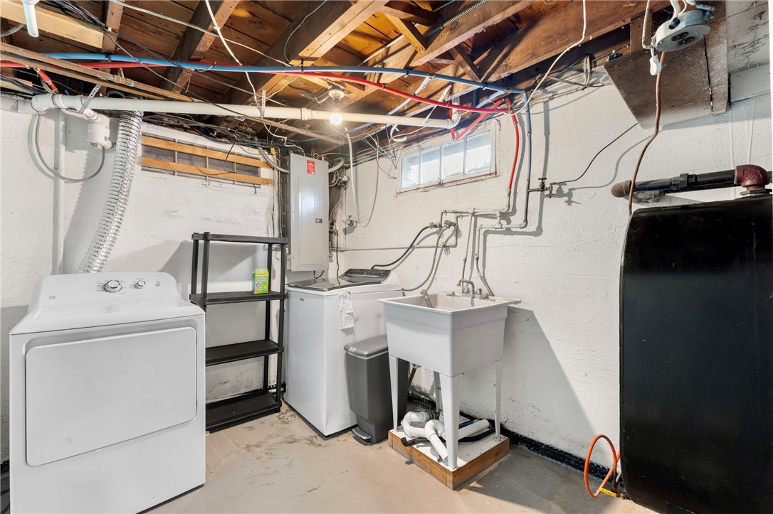 346 Chestnut Street Warwick, RI 02888 - Photo 34 of 39 Laundry & utilities