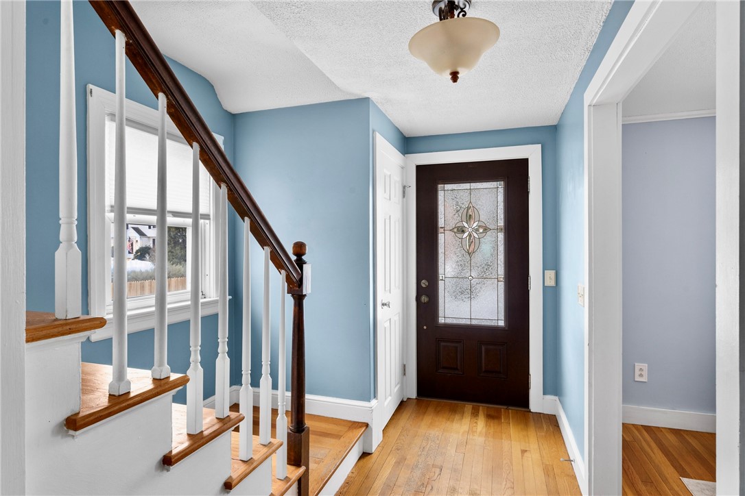 346 Chestnut Street Warwick, RI 02888 - Photo 6 of 39