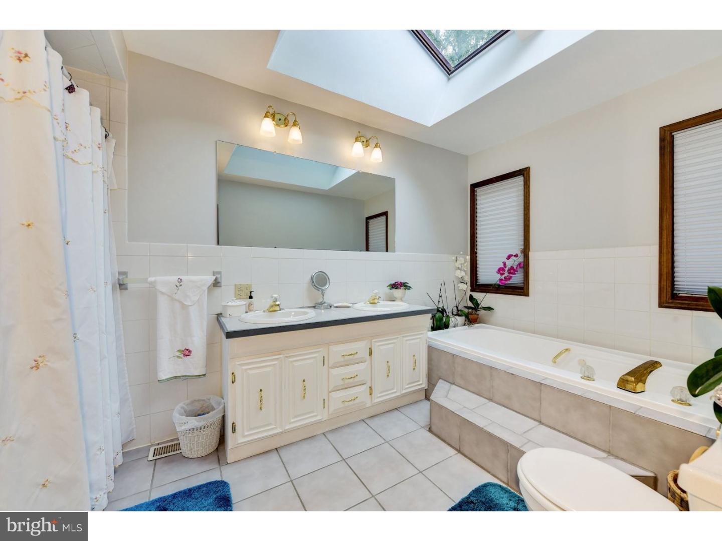 312 Ridge Road Southampton, NJ 08088 - Photo 16 of 25 Master Bathroom