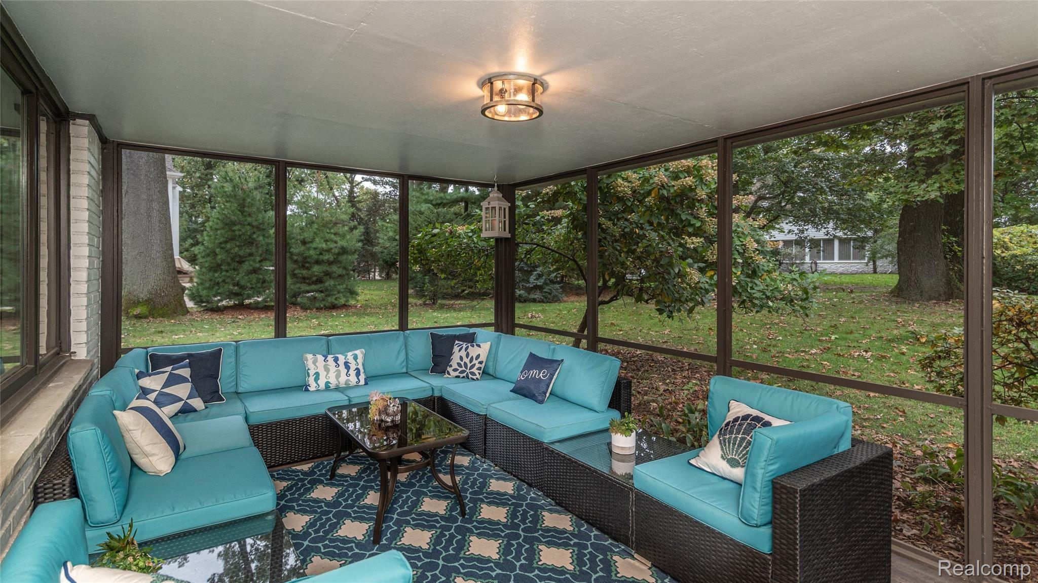 2460 Worcester Road West Bloomfield, MI 48323 - Photo 35 of 75 034_46.jpg
