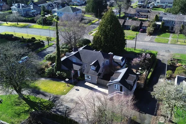 $860,000 | 1100 North Broadway Street, Aberdeen, WA 98520