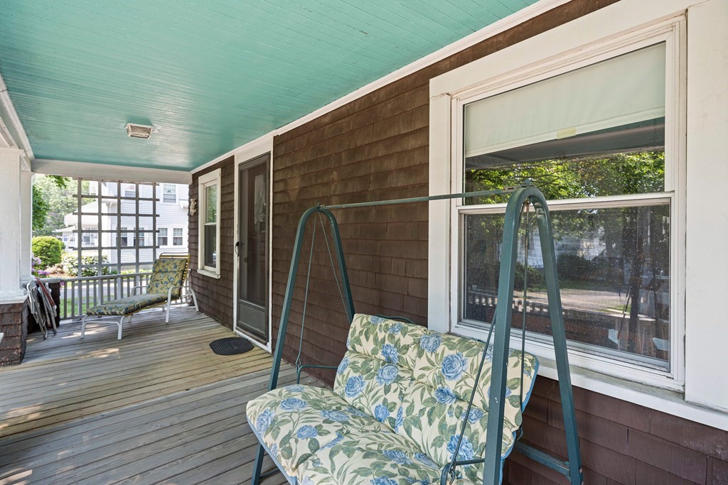 18 Dunbarton Road Quincy, MA 02170 - Photo 5 of 32 Gallery Image 5