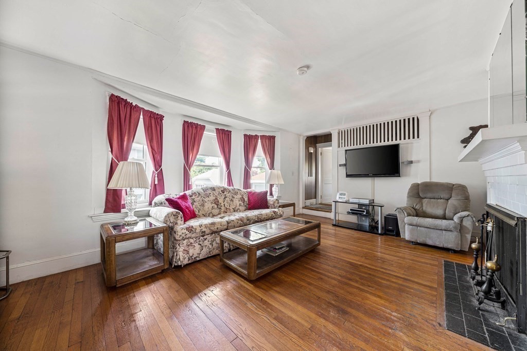 18 Dunbarton Road Quincy, MA 02170 - Photo 7 of 32 Gallery Image 7