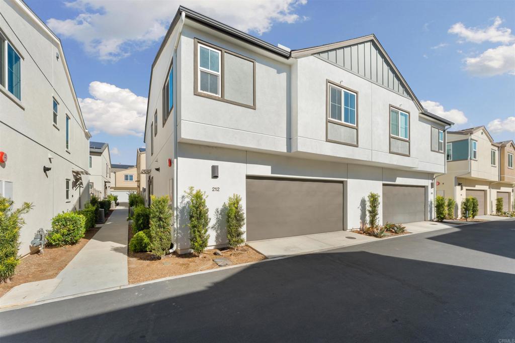 212 Perennial Place Fallbrook, CA 92028 - Photo 2 of 39 a front view of a house with yard
