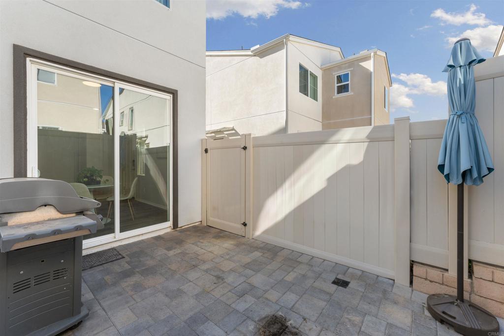 212 Perennial Place Fallbrook, CA 92028 - Photo 27 of 39 a view of a hallway with entryway windows and hall way
