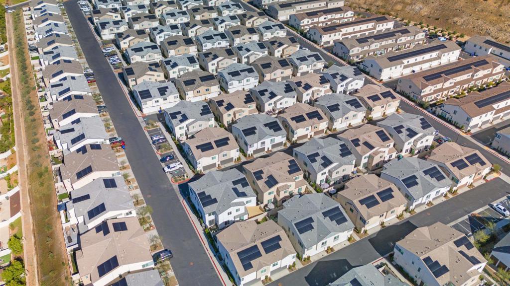 212 Perennial Place Fallbrook, CA 92028 - Photo 38 of 39 an aerial view of a city