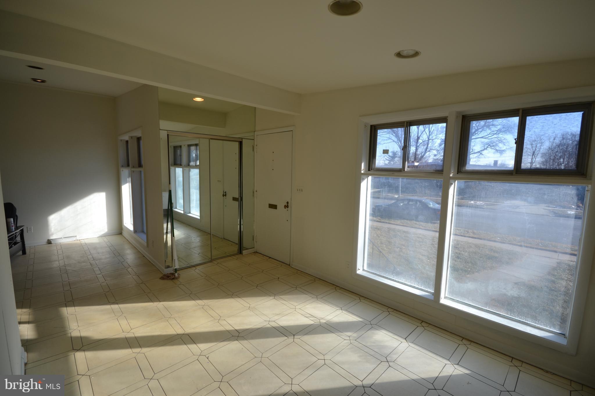 2436 Forest Green Road Baltimore, MD 21209 - Photo 3 of 14 Dining Room